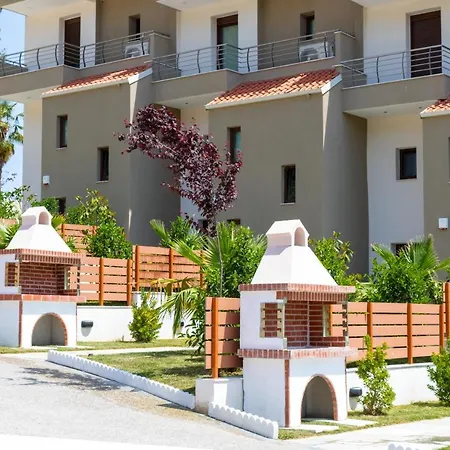 Golden Mountain Villa *